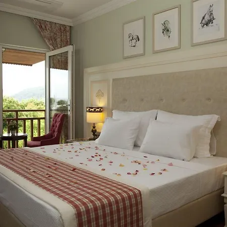 Padok Premium & Stables Hotel